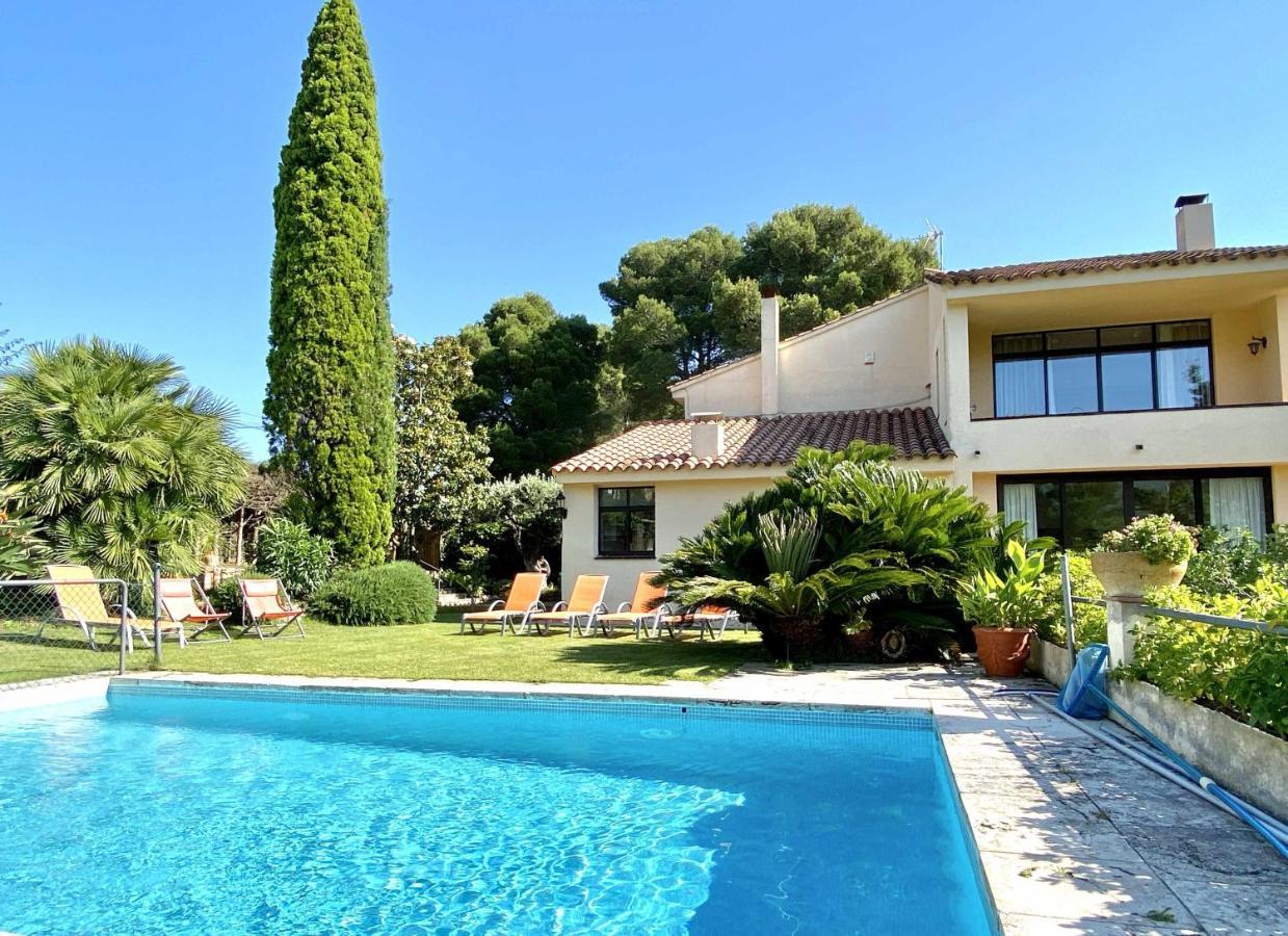Gran Casa Economica Con Piscina Privada En Ideal Familias Villa *